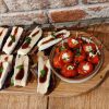 Plank met 50 luxe hapjes